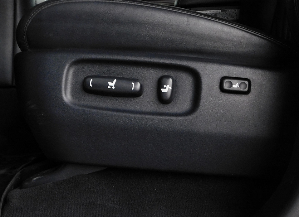 Toyota Land Cruiser, 200 Series Рестайлинг 2 4.6 AT (309 л.с.) 4WD