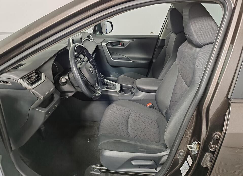 Toyota RAV4 2.5 AT (199 л.с.) 4WD