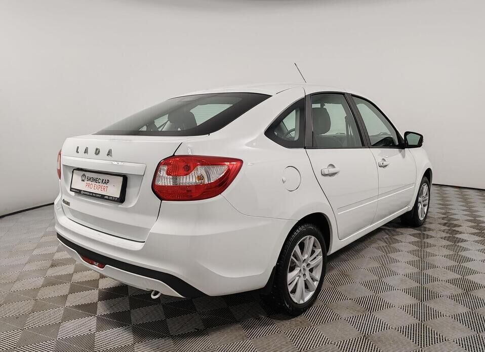 LADA (ВАЗ) Granta, I Рестайлинг 1.6 MT (90 л.с.)