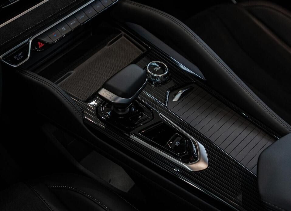 Geely Monjaro 2.0 AT (238 л.с.) 4WD