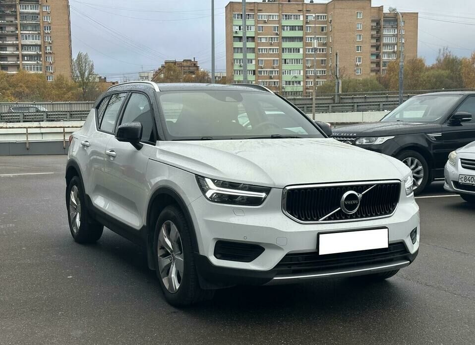 Volvo XC40 1.5 AT (150 л.с.)