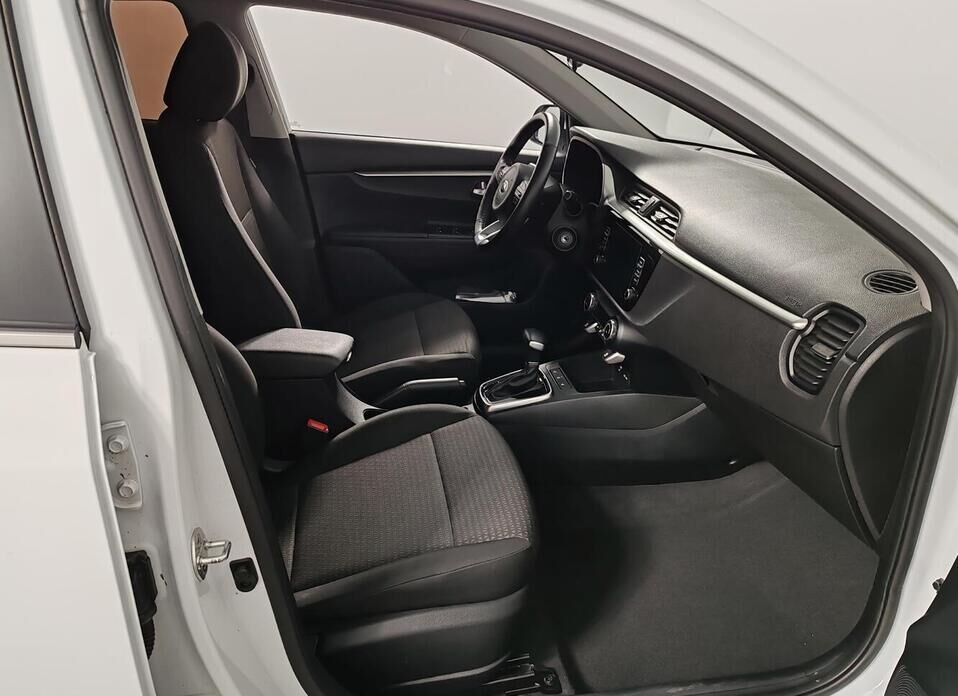 Kia Rio 1.6 AT (123 л.с.)