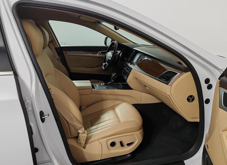 Hyundai Genesis, II 3.0 AT (249 л.с.) 4WD