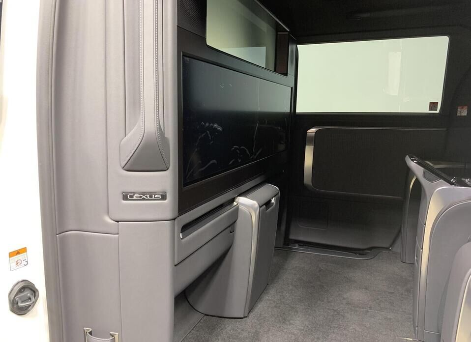 Lexus LM, II 350h 2.5hyb CVT (190 л.с.) 4WD