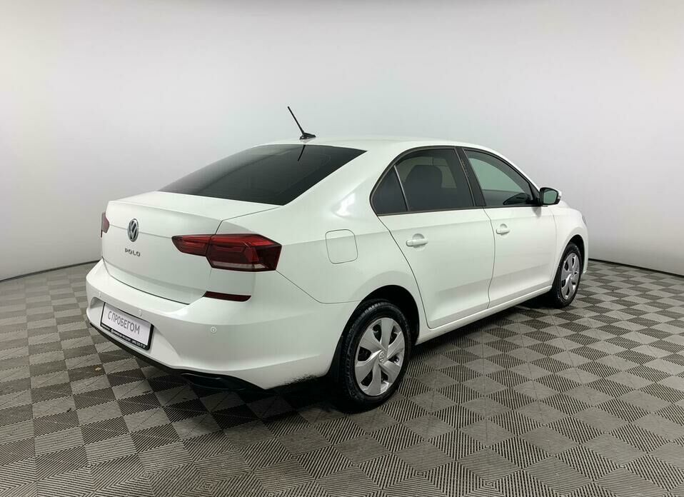 Volkswagen Polo 1.6 AT (110 л.с.)