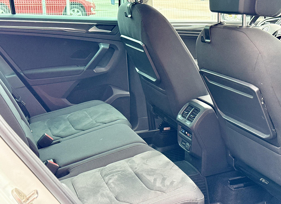 Volkswagen Tiguan, II 2.0d AMT (150 л.с.) 4WD