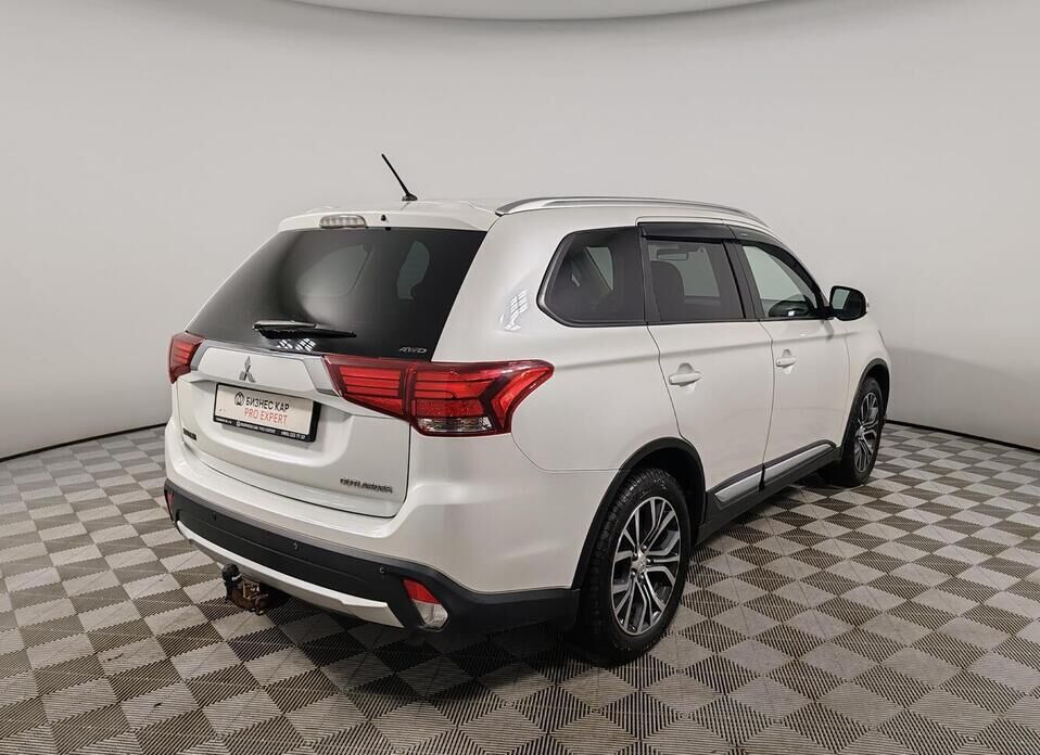 Mitsubishi Outlander, III Рестайлинг 2 2.0 CVT (146 л.с.) 4WD