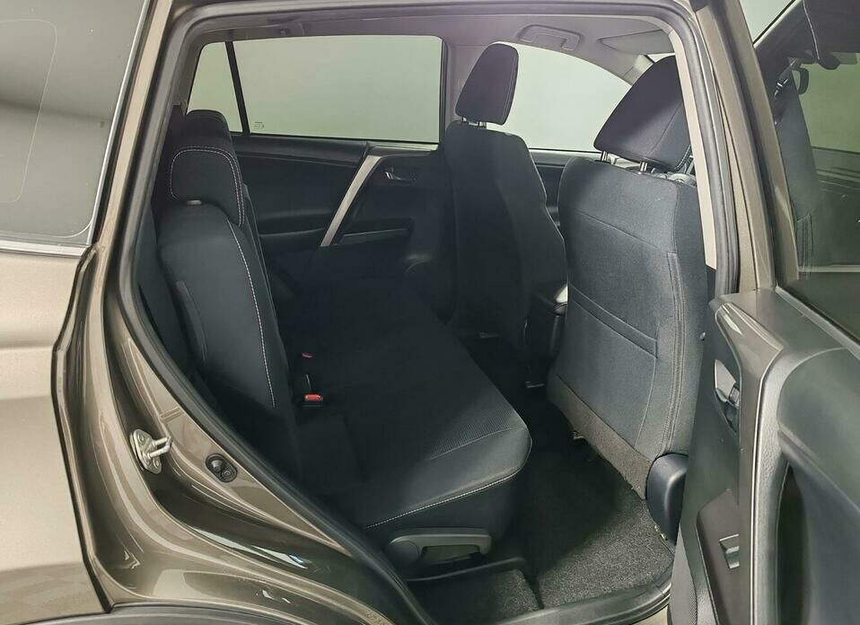Toyota RAV4 2.5 AT (180 л.с.) 4WD