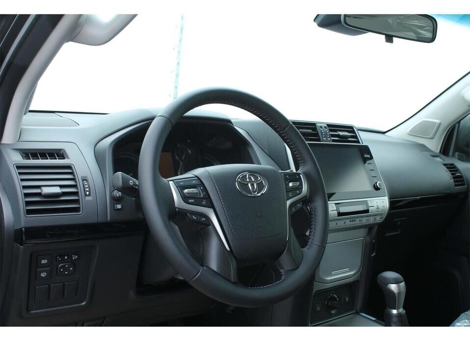 Toyota Land Cruiser Prado, 150 Series Рестайлинг 3 2.7 AT (163 л.с.) 4WD