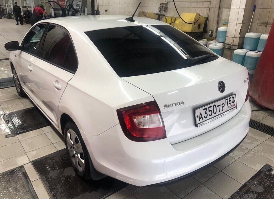 Skoda Rapid 1.6 AT (110 л.с.)