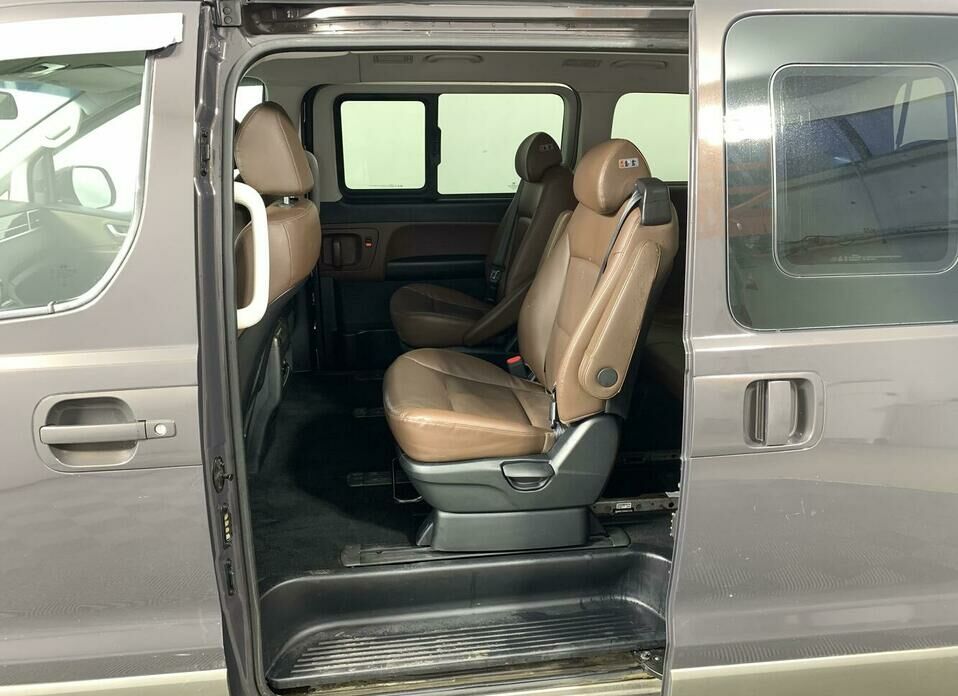Hyundai Grand Starex 2.5d AT (175 л.с.)