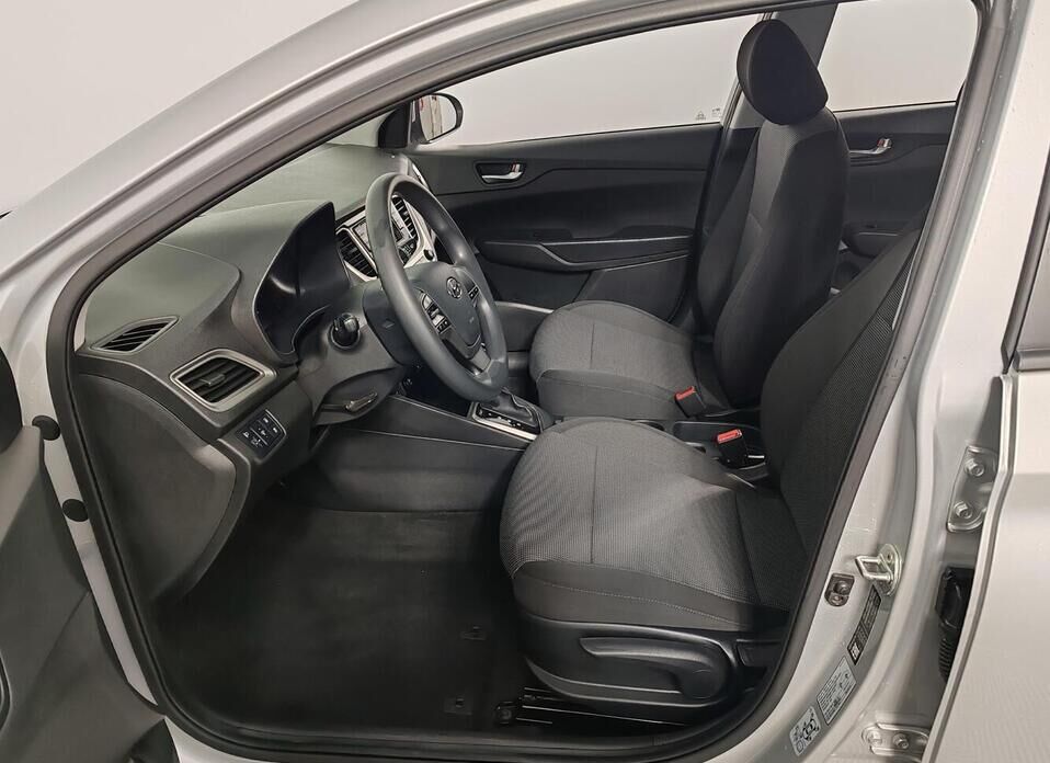 Hyundai Solaris, II Рестайлинг 1.6 AT (123 л.с.)