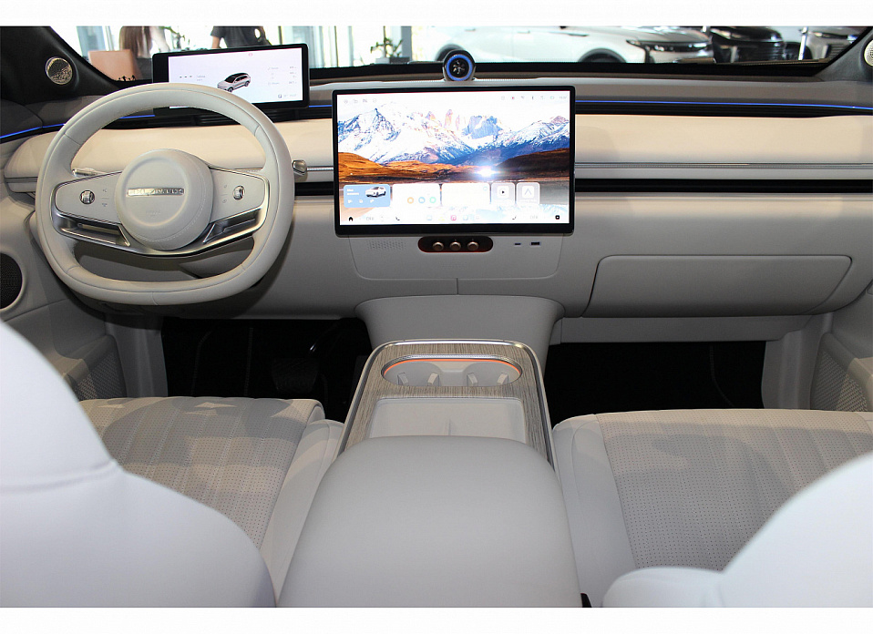 Exlantix ET 1.5hyb AT (469 л.с.) 4WD