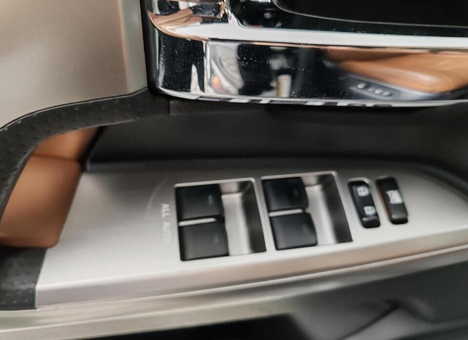 Toyota Land Cruiser, 200 Series Рестайлинг 1 4.5d AT (235 л.с.) 4WD