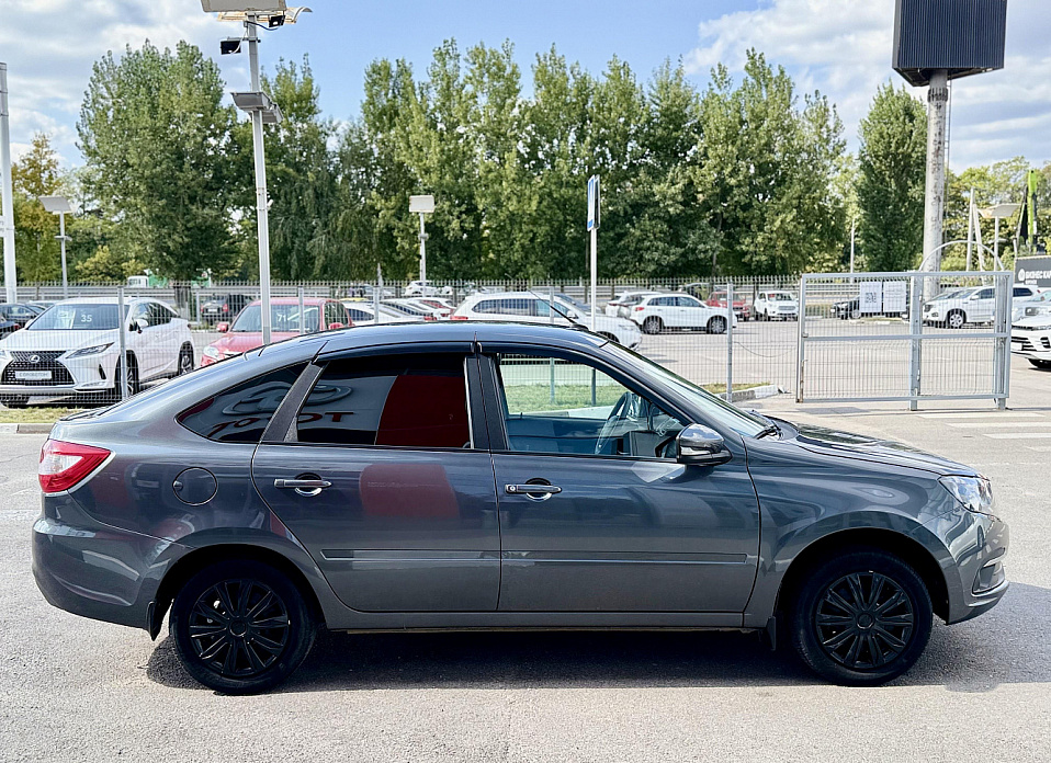 LADA (ВАЗ) Granta, I Рестайлинг 1.6 MT (90 л.с.)