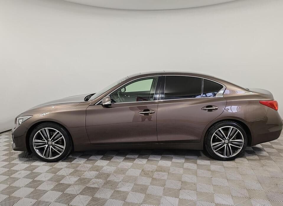 Infiniti Q50 2.0 AT (211 л.с.)