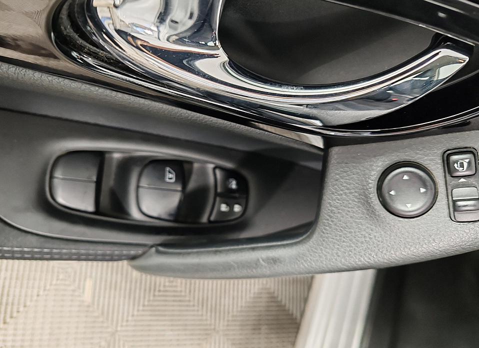 Nissan Qashqai, II Рестайлинг 2.0 CVT (144 л.с.)