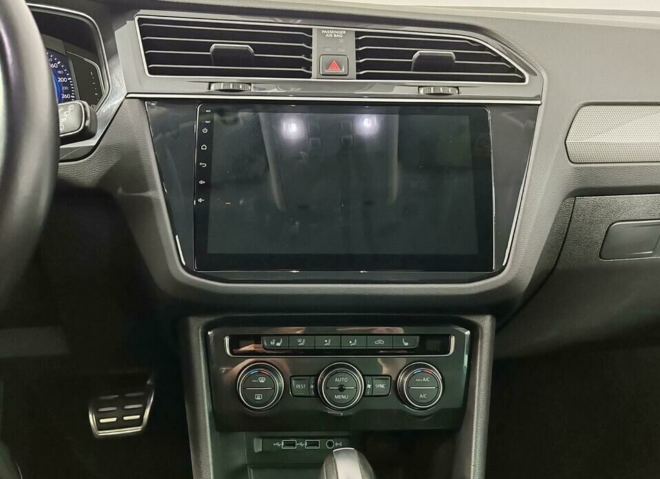 Volkswagen Tiguan 1.4 AMT (150 л.с.) 4WD