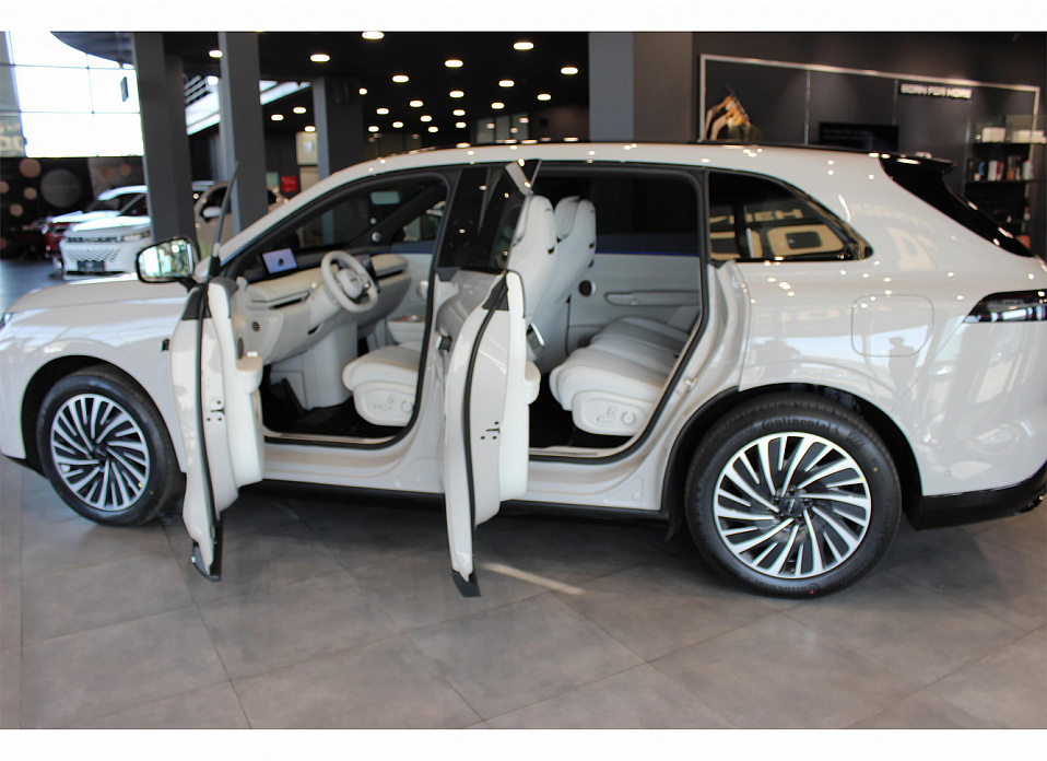 Exlantix ET 1.5hyb AT (469 л.с.) 4WD