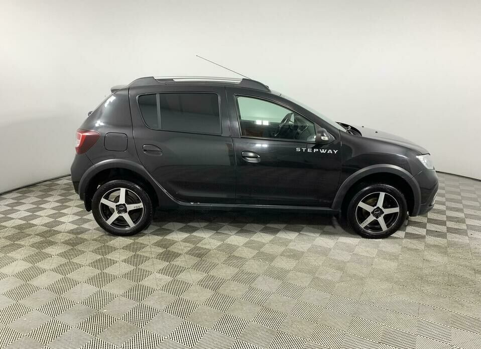 Renault Sandero Stepway 1.6 MT (113 л.с.)