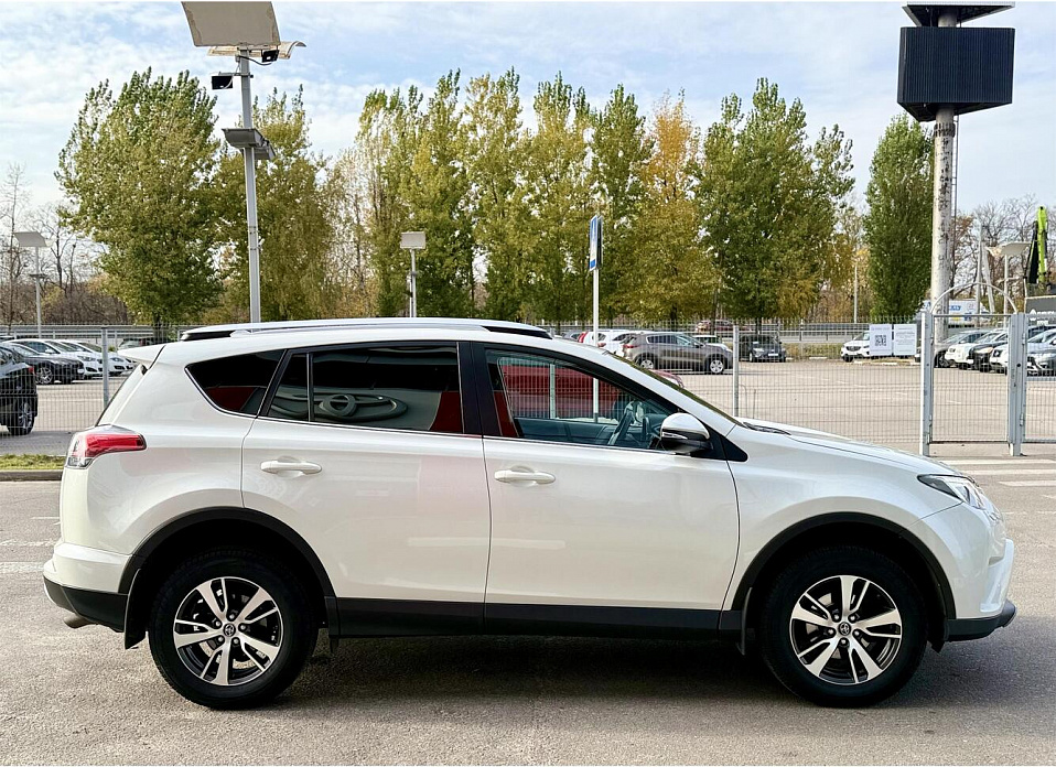 Toyota RAV4, IV (XA40) Рестайлинг 2.0 CVT (146 л.с.) 4WD