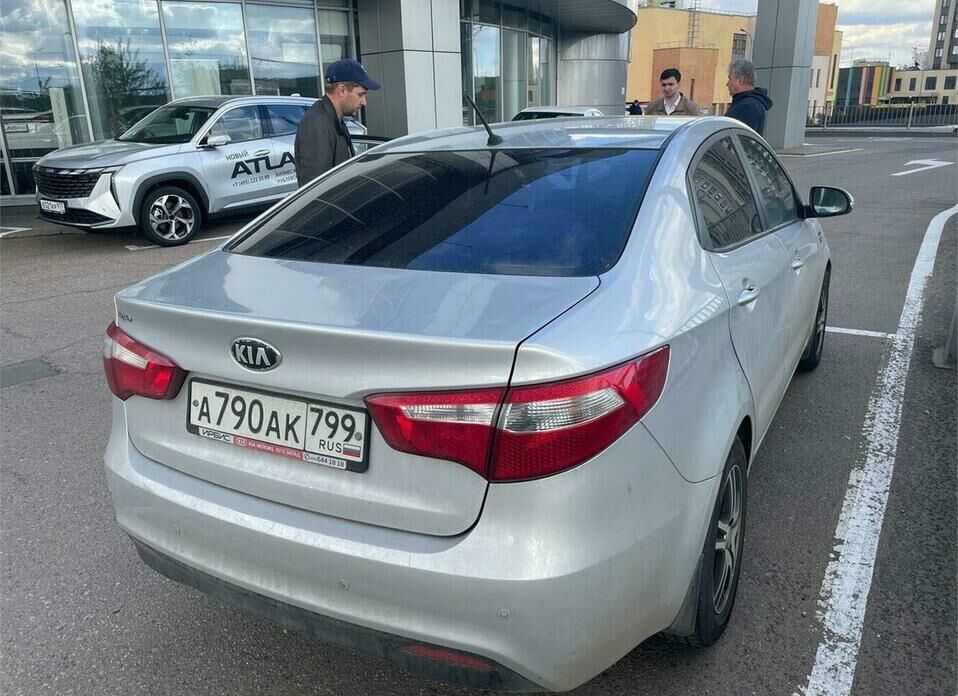 Kia Rio 4-speed 1.6 AT (123 л.с.)