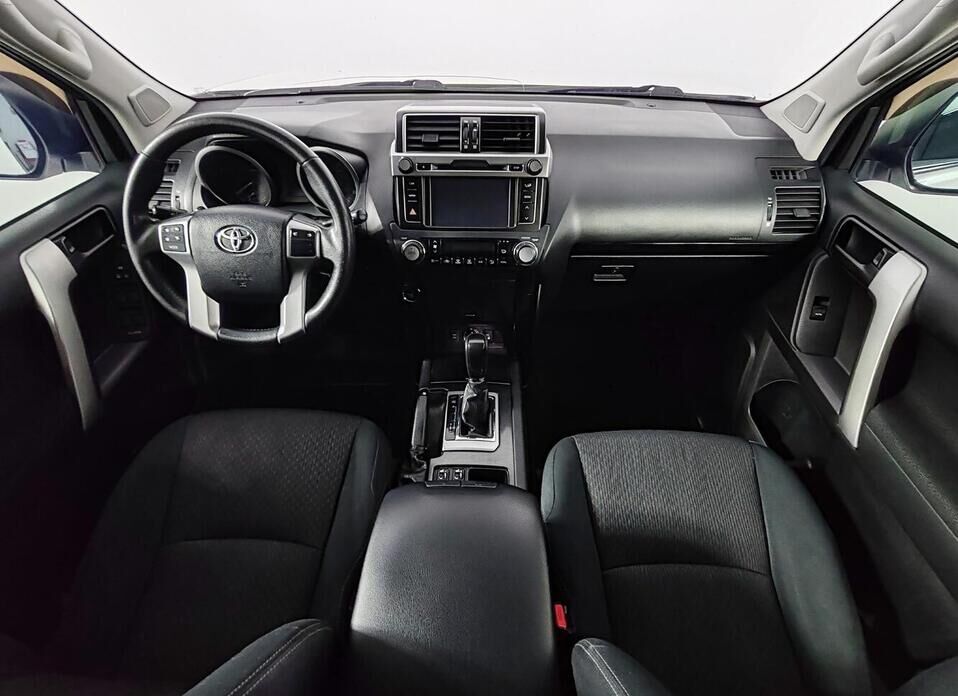 Toyota Land Cruiser Prado, 150 Series Рестайлинг 1 2.8d AT (177 л.с.) 4WD