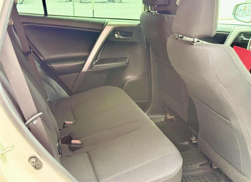 Toyota RAV4, IV (XA40) Рестайлинг 2.5 AT (180 л.с.) 4WD