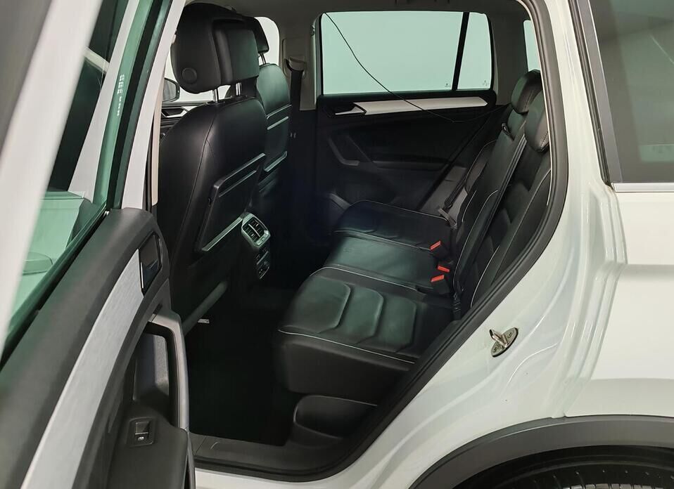 Volkswagen Tiguan, II 2.0 AMT (180 л.с.) 4WD