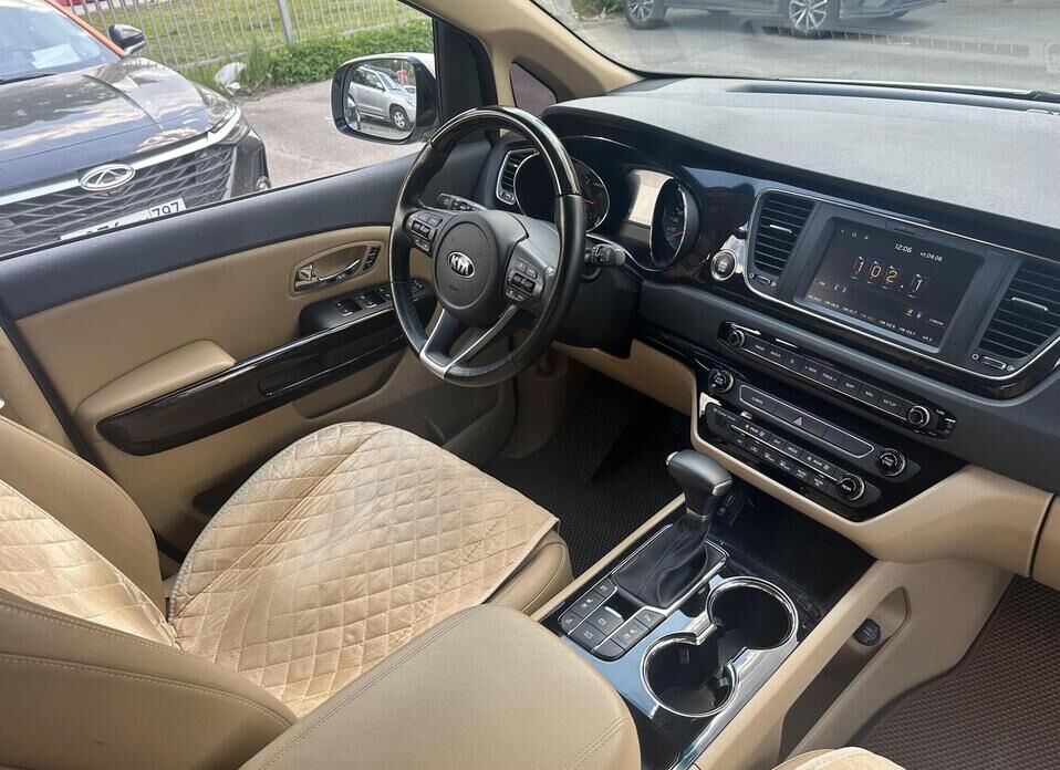 Kia Carnival, III 2.2d AT (202 л.с.)