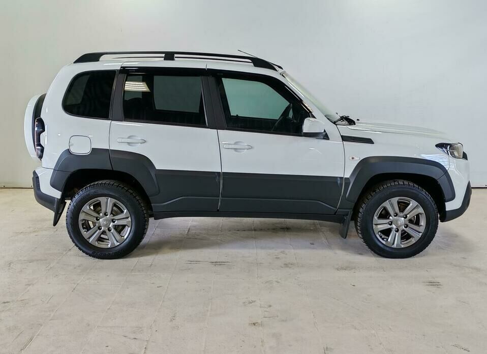LADA (ВАЗ) Niva 1.7 MT (80 л.с.) 4WD