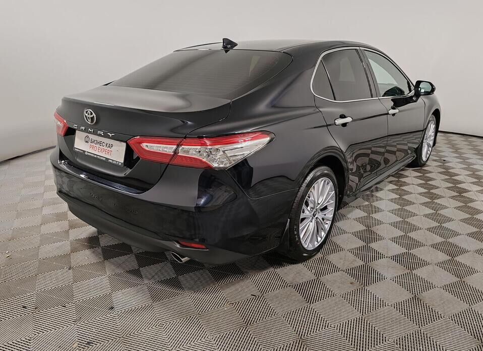 Toyota Camry, VIII (XV70) 2.5 AT (181 л.с.)