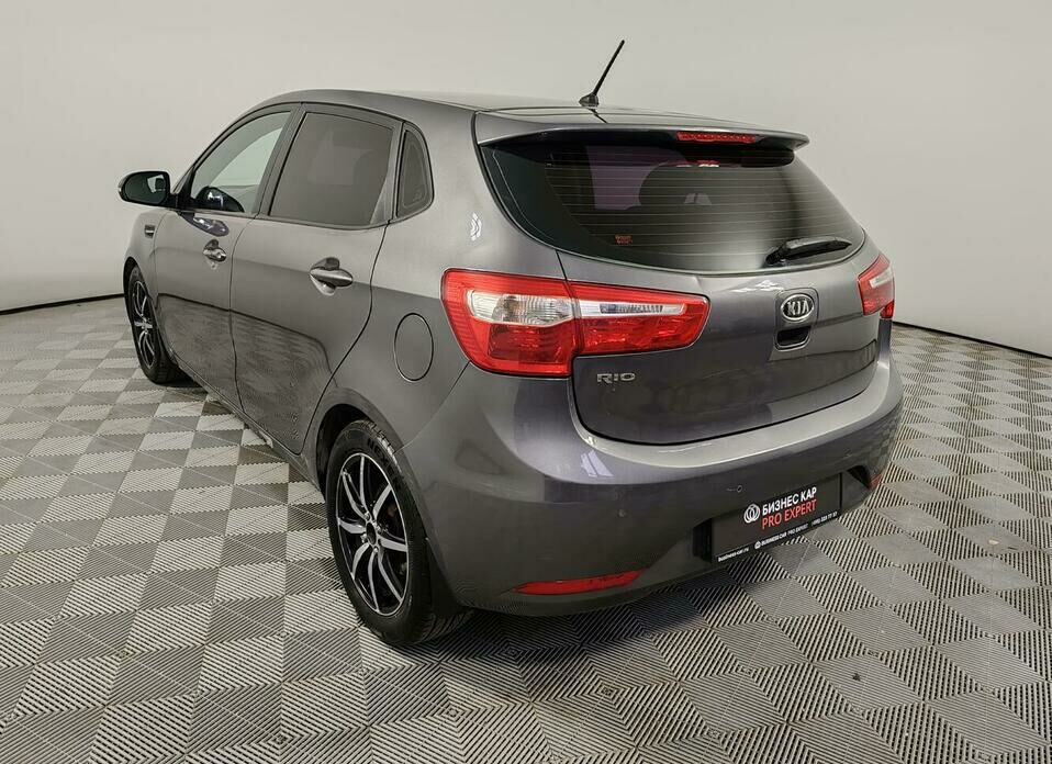 Kia Rio 4-speed 1.6 AT (123 л.с.)
