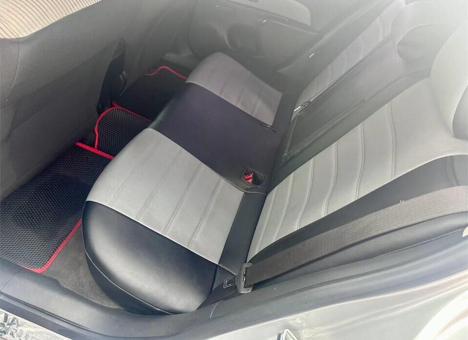 Chevrolet Cruze 1.6 MT (109 л.с.)