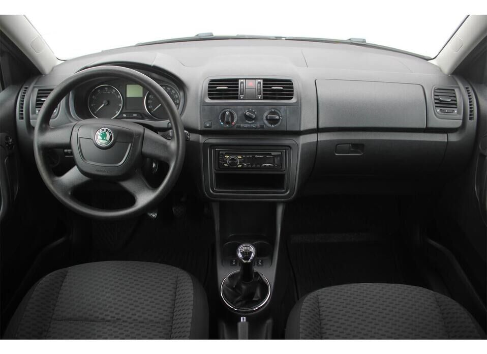 Skoda Fabia, II 1.4 MT (86 л.с.)