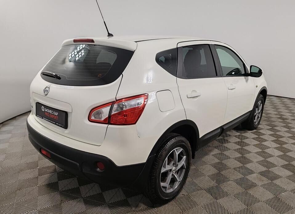Nissan Qashqai 2.0 CVT (141 л.с.)