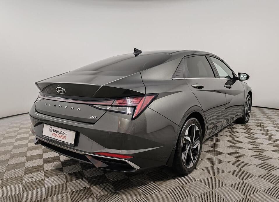 Hyundai Elantra 2.0 AT (150 л.с.)
