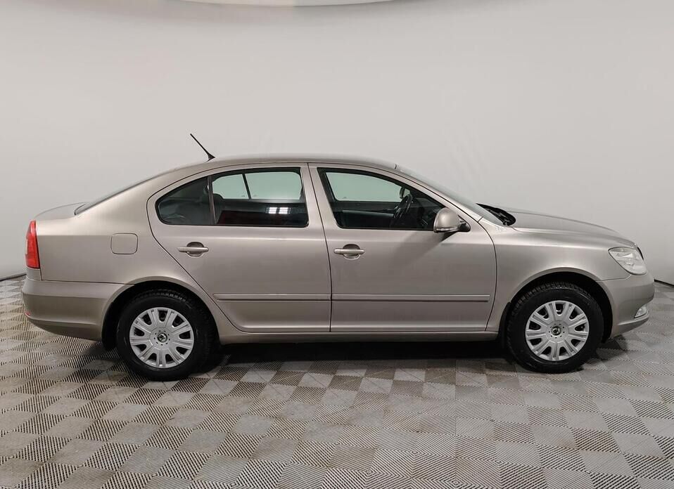 Skoda Octavia, II (A5) Рестайлинг 1.4 AMT (122 л.с.)