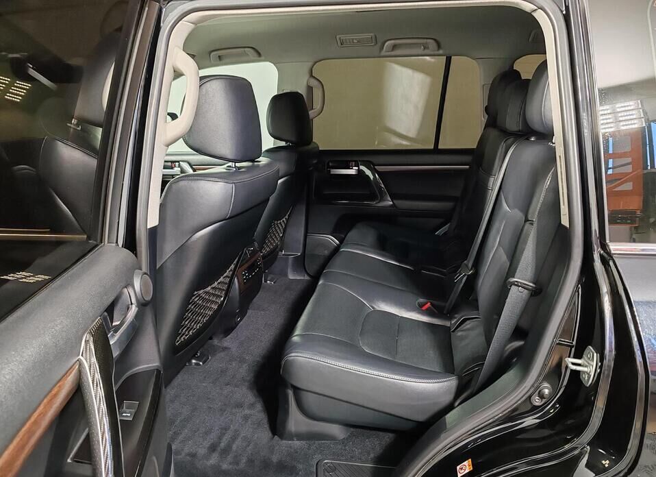 Toyota Land Cruiser, 200 Series Рестайлинг 2 4.5d AT (249 л.с.) 4WD