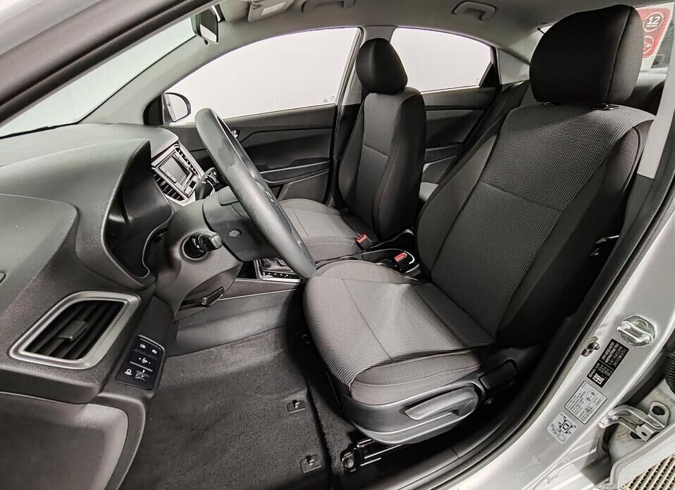 Hyundai Solaris, II Рестайлинг 1.6 AT (123 л.с.)