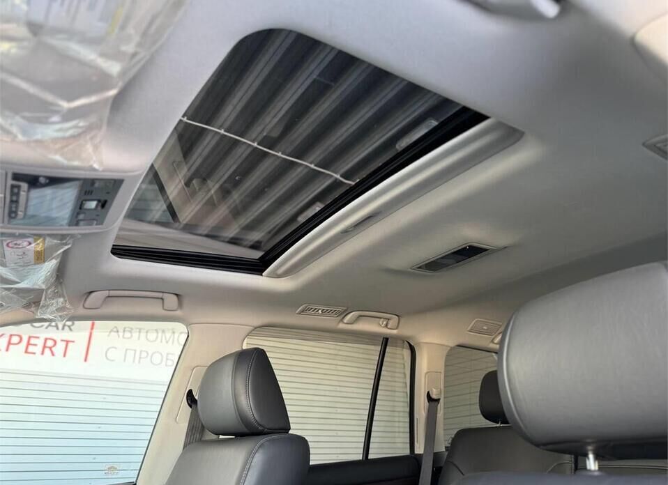 Toyota Land Cruiser, 200 Series Рестайлинг 2 4.5d AT (249 л.с.) 4WD