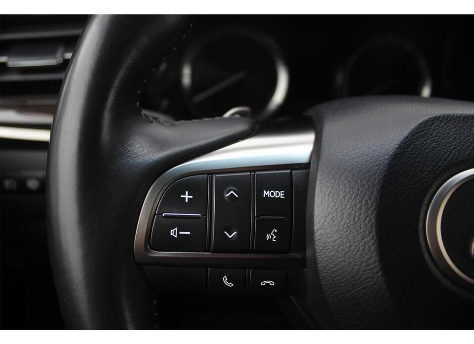 Lexus LX, III Рестайлинг 2 570 5.7 AT (367 л.с.) 4WD