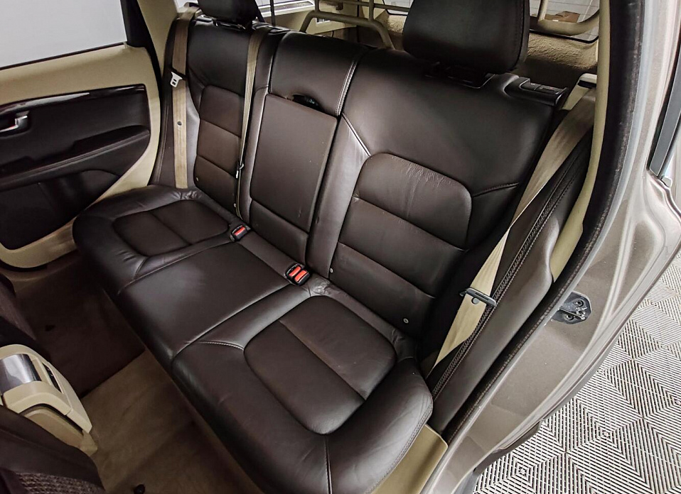 Volvo XC70, II 2.4d AT (163 л.с.) 4WD