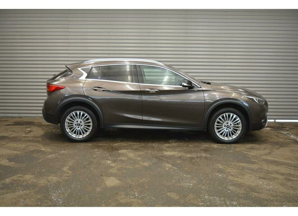 Infiniti QX30 2.0 AMT (211 л.с.) 4WD