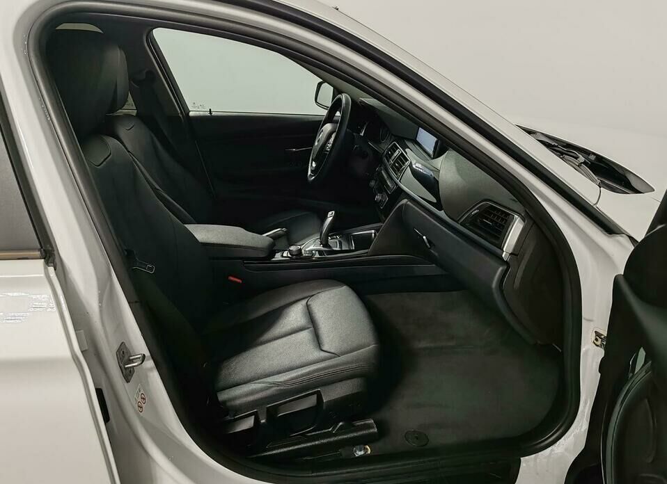 BMW 3 серии 318i 1.5 AT (136 л.с.)