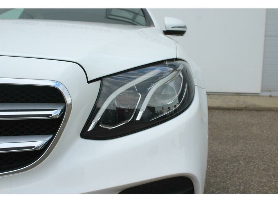 Mercedes-Benz E-Класс 200 2.0 AT (184 л.с.)