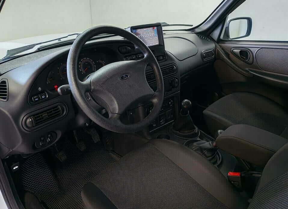 LADA (ВАЗ) Niva 1.7 MT (80 л.с.) 4WD