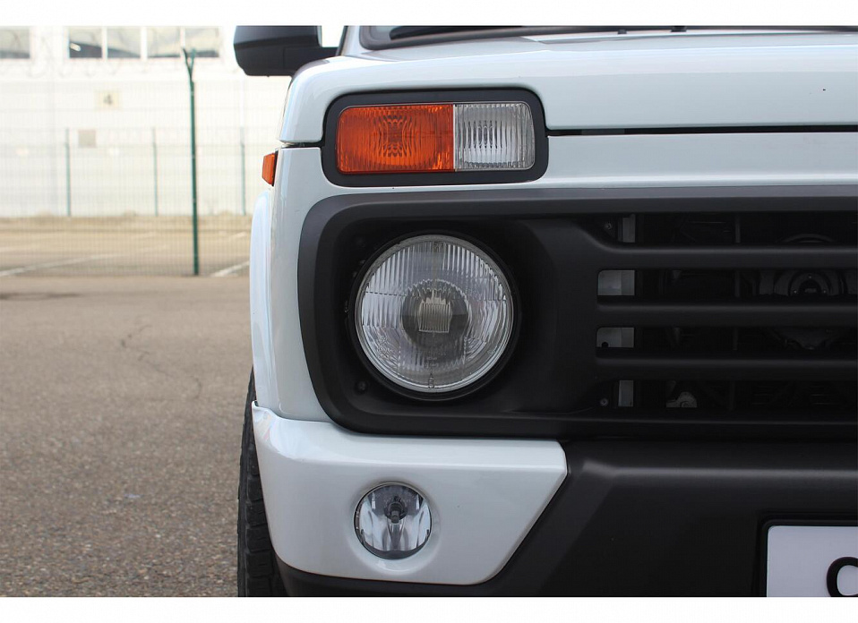 LADA (ВАЗ) Niva Legend 1.7 MT (83 л.с.) 4WD