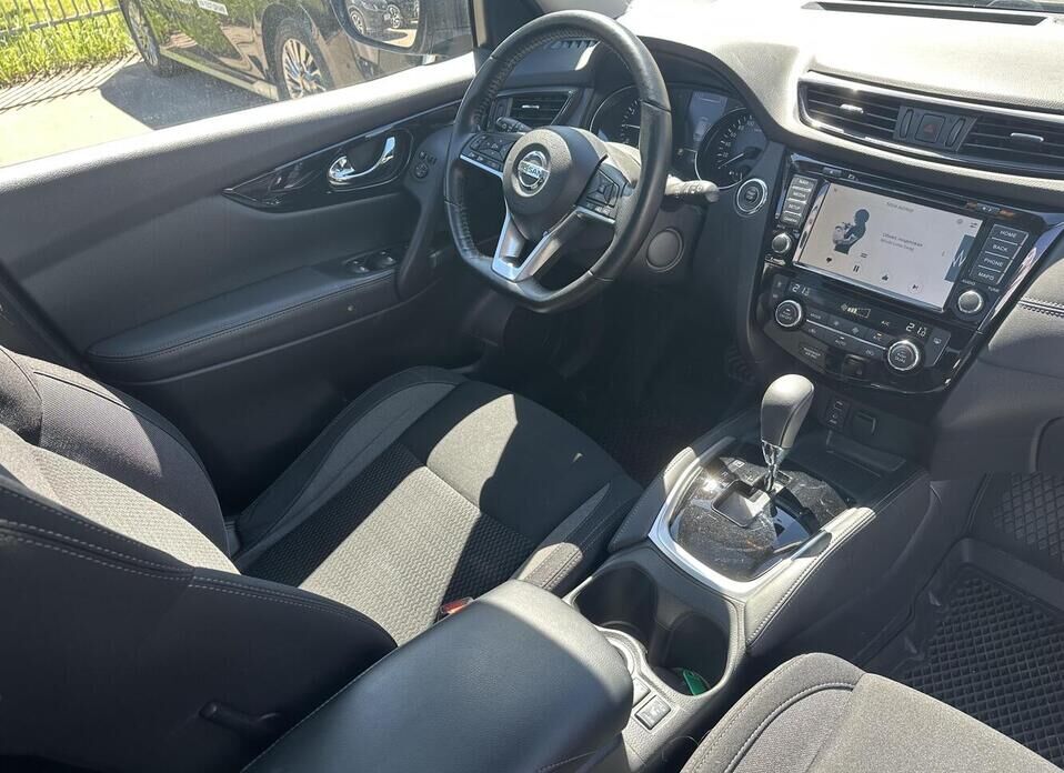 Nissan Qashqai, II Рестайлинг 2.0 CVT (144 л.с.)
