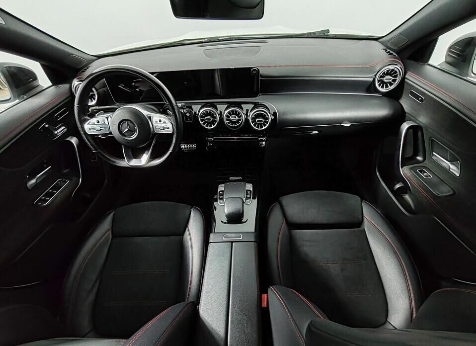 Mercedes-Benz CLA 200 1.3 AMT (150 л.с.)